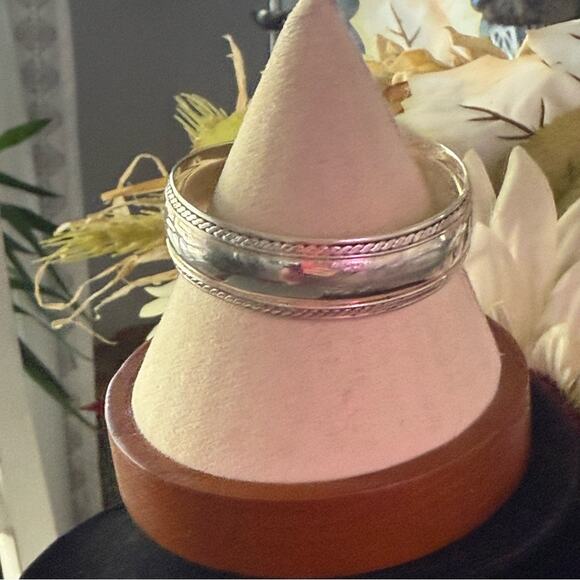 925 Sterling Silver Cuff Bracelet - Picture 12 of 12